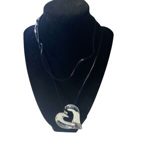 Avon “Floating Heart” Silver Heart Pendant Necklace NIB